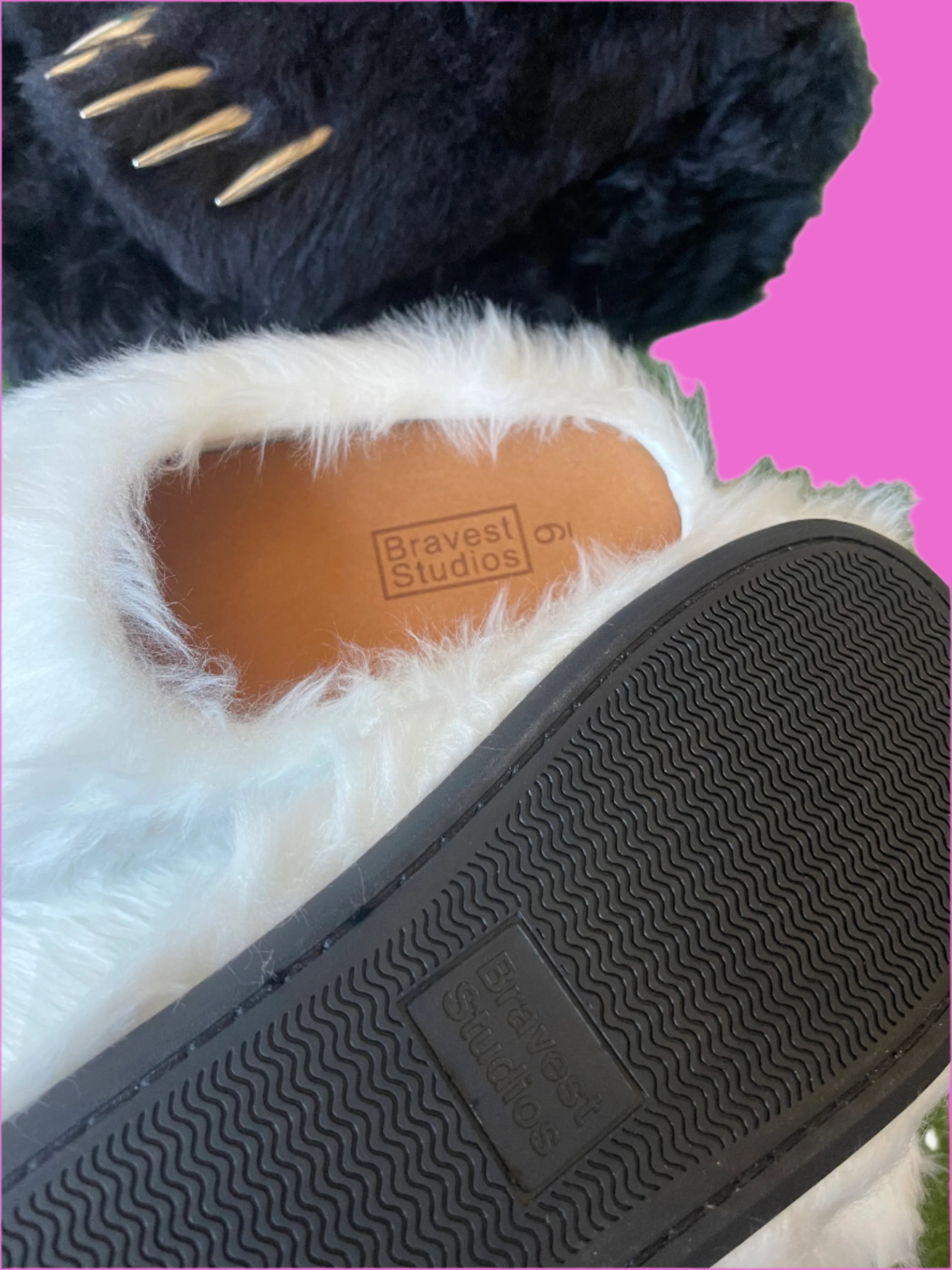 BLACK/WHITE BEAR CLAW MULES